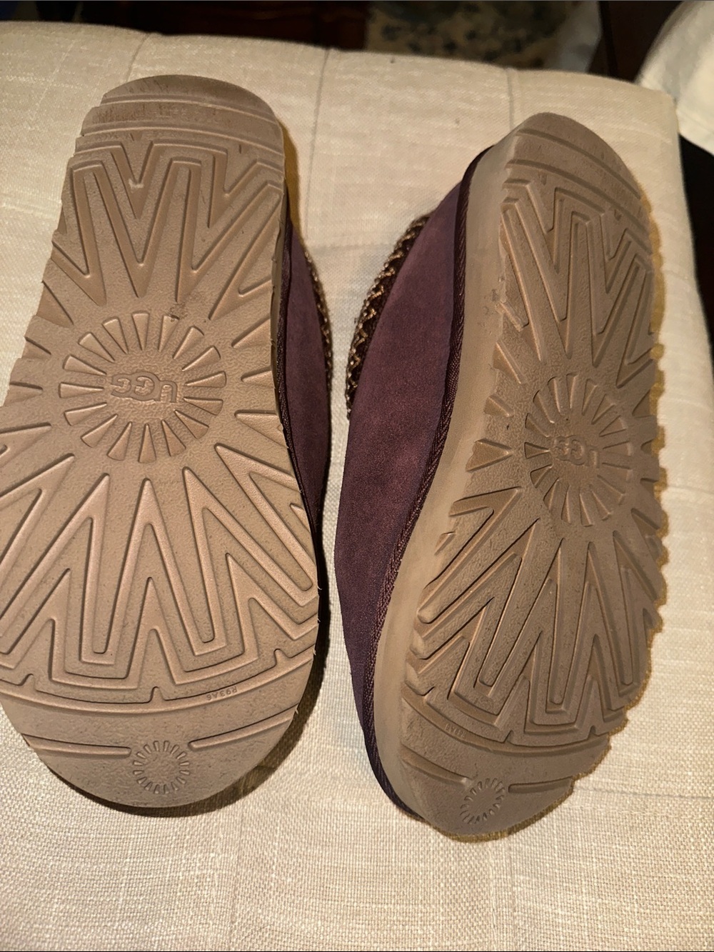 UGG Australia Tasman Slippers Purple Burgundy Suede Women’s 6 EUC - Picture 3 of 3